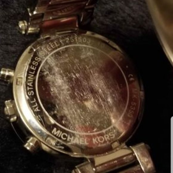 Authentic Micheal kores timepiece - Picture 2 of 6